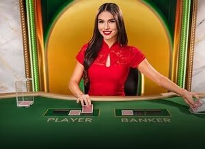 에볼루션 카지노의 라이브 바카라 스퀴즈, 딜러가 카드를 천천히 공개하는 장면